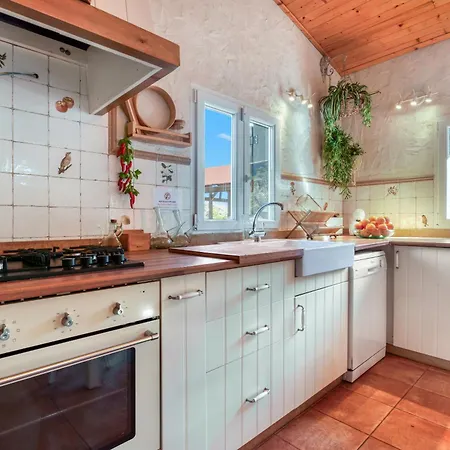 El Castellet De L'ocaive Country house